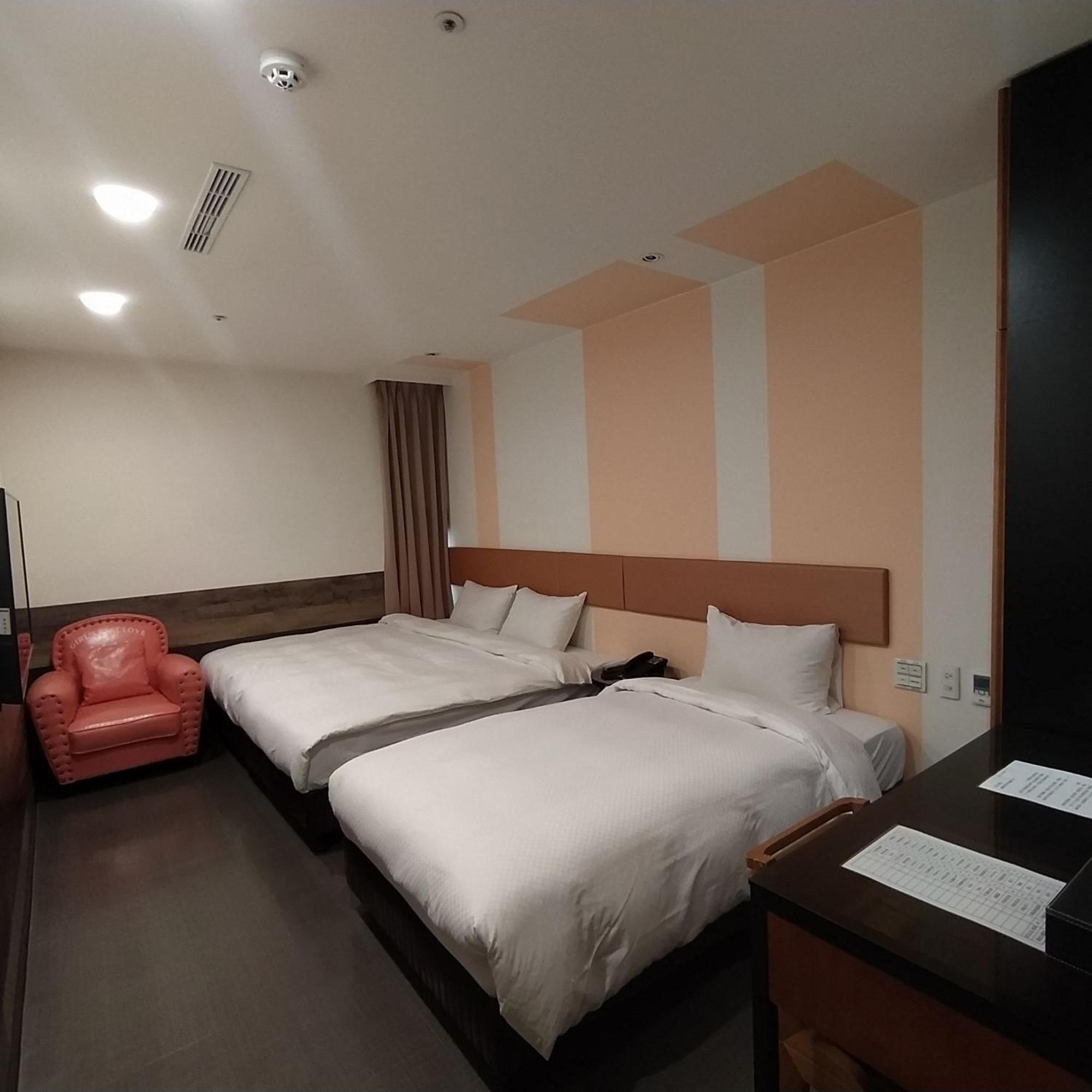 Hotel J Taoyuan Pingzhen Ngoại thất bức ảnh